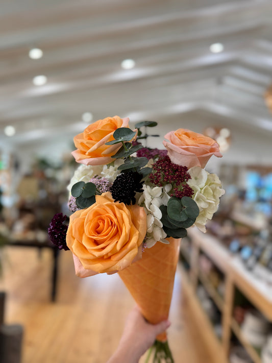 Featured Bouquet of the Month - July: Summer Scoop