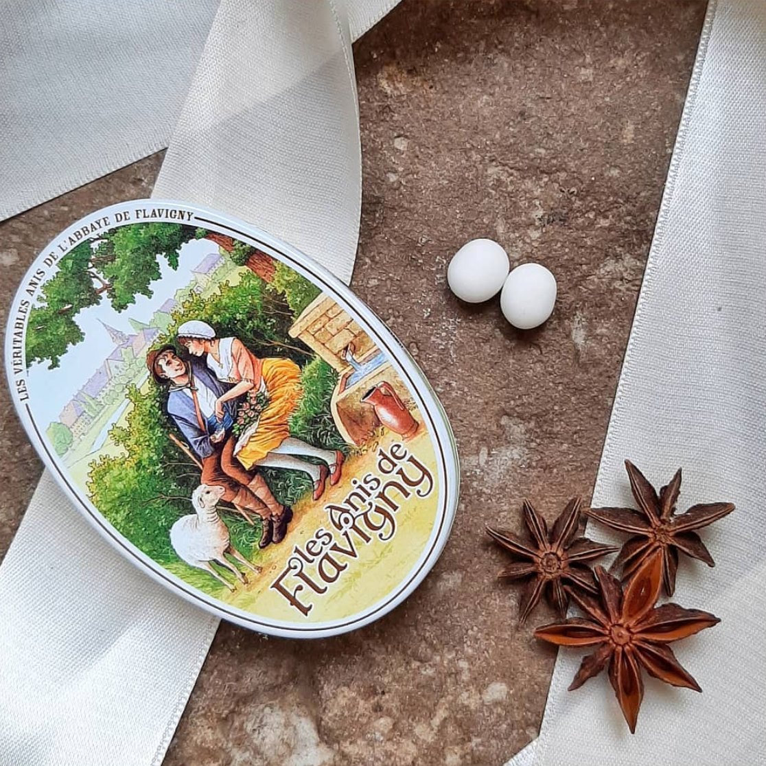 Anis De Flavigny Candies in Oval Tins: Mint