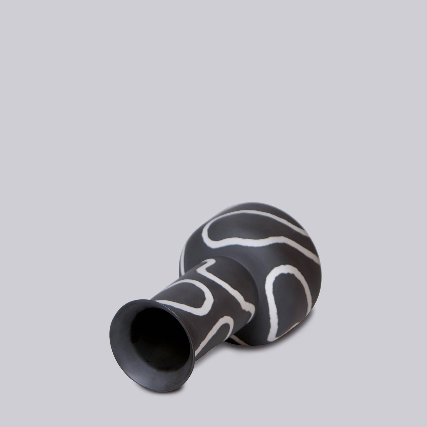 Memphis Sage Porcelain Vase: Memphis black