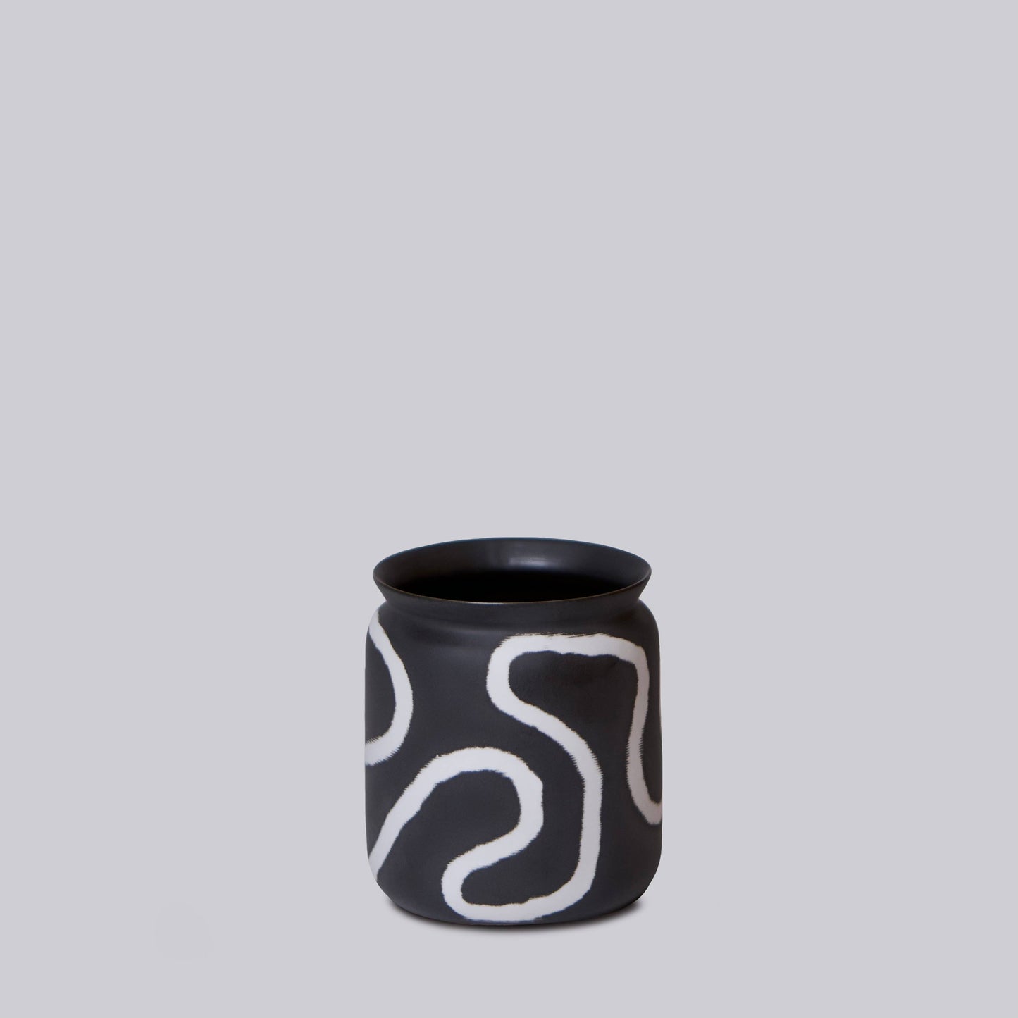Memphis Scholar Porcelain Vase: Memphis black